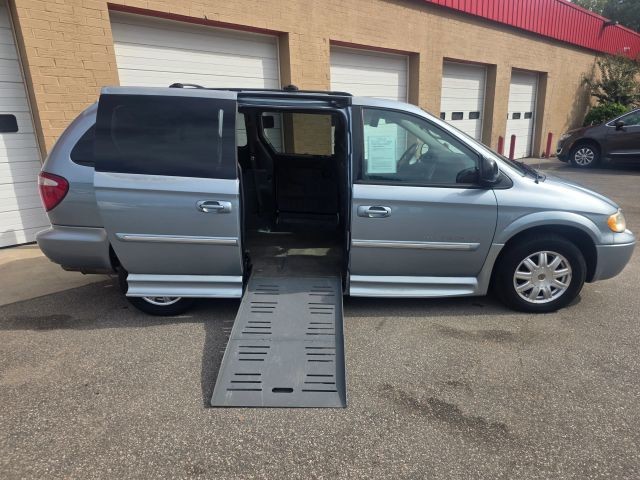 Used 2006 Chrysler Town And Country