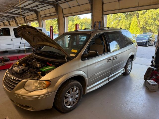 Used 2005 Chrysler Town And Country
