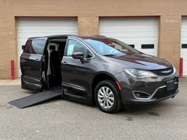 Used 2017 Chrysler Pacifica